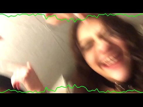 ❤️ Wando biyu masu sexy brunette mai ban sha'awa suna zama 'yan iska Ingantacciyar batsa